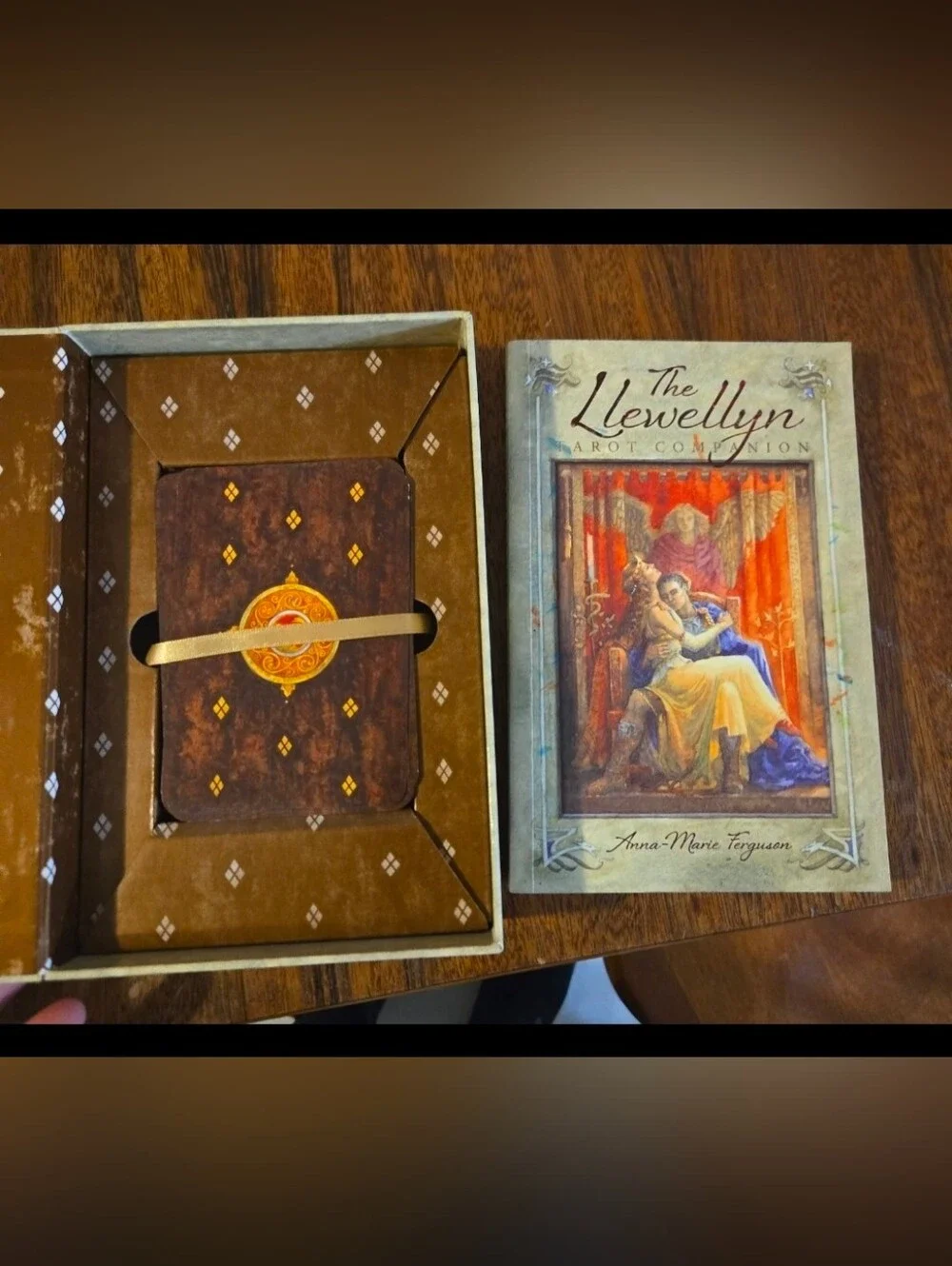 Llewellyn Tarot & Book - Picture 2 of 4